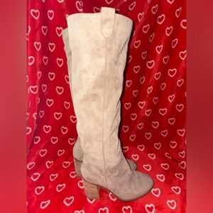 Mi.iM’s Women’s Tan Suede Knee high boots 8.5 Pre-Owned